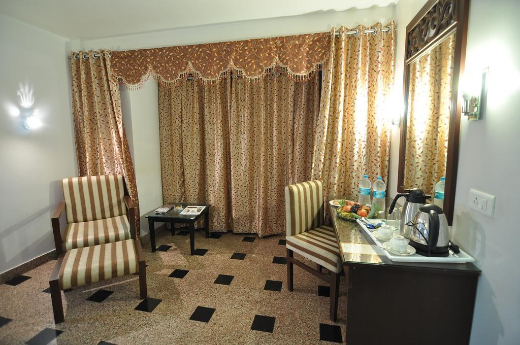 Hotel Venkatesh International Rāipur Exterior foto